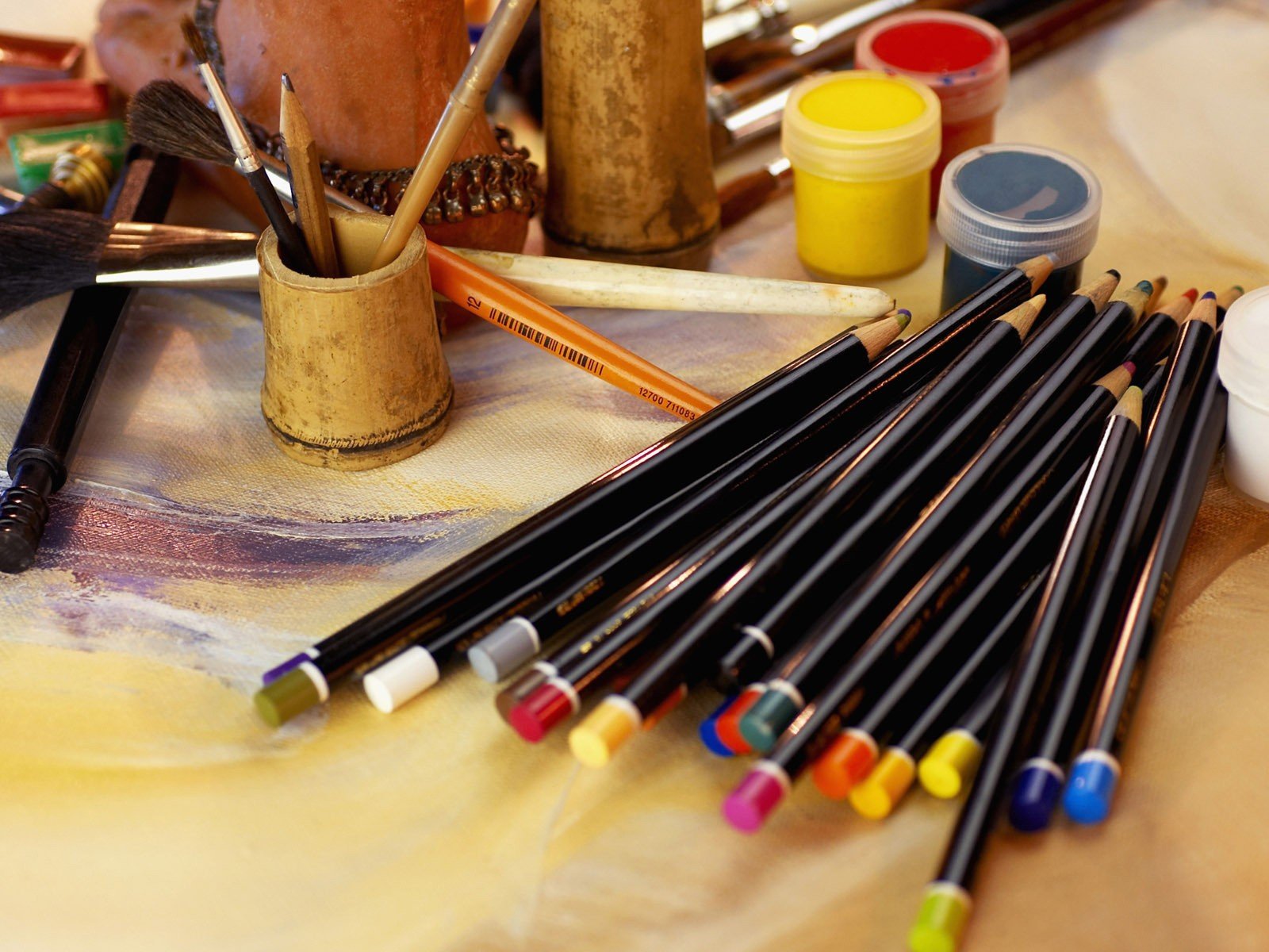 pencils, Classic art Wallpaper