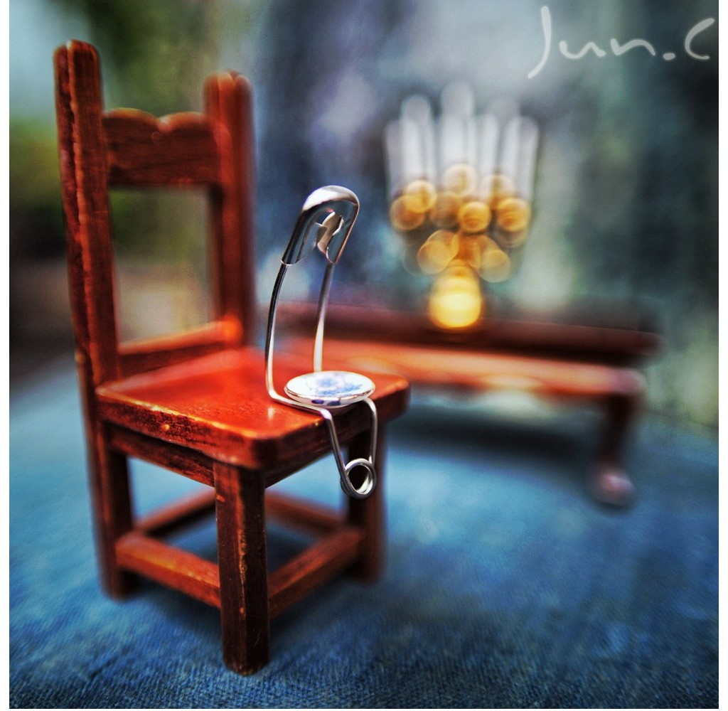 safety pin, Chair, Depth of field Wallpaper
