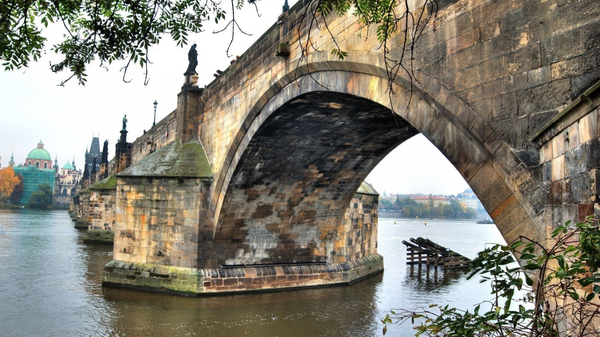 architecture, Bridge, Charles Bridge, Prague, Czech Republic, River, Old bridge, Statue, Sculpture, Brick, Leaves, Trees, Cathedral Wallpaper