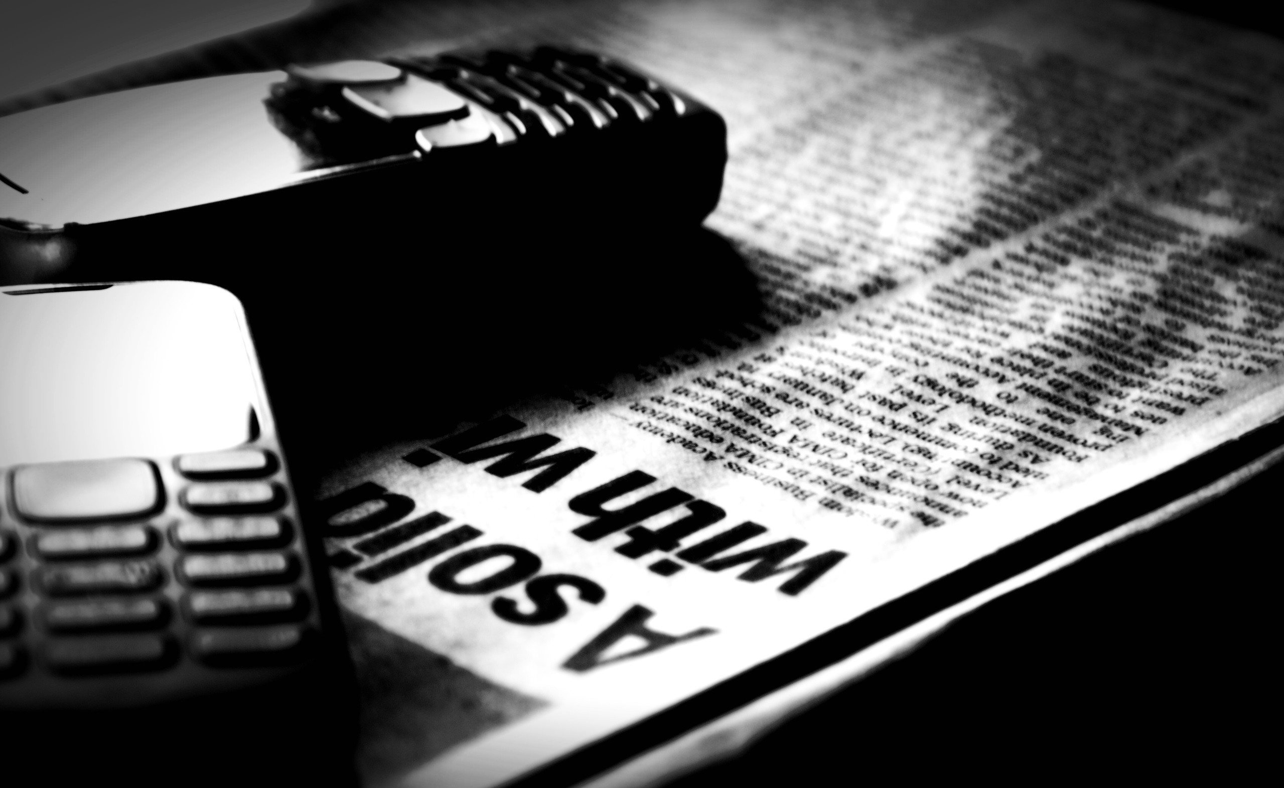 photography, Monochrome, Phone, Newspapers Wallpaper