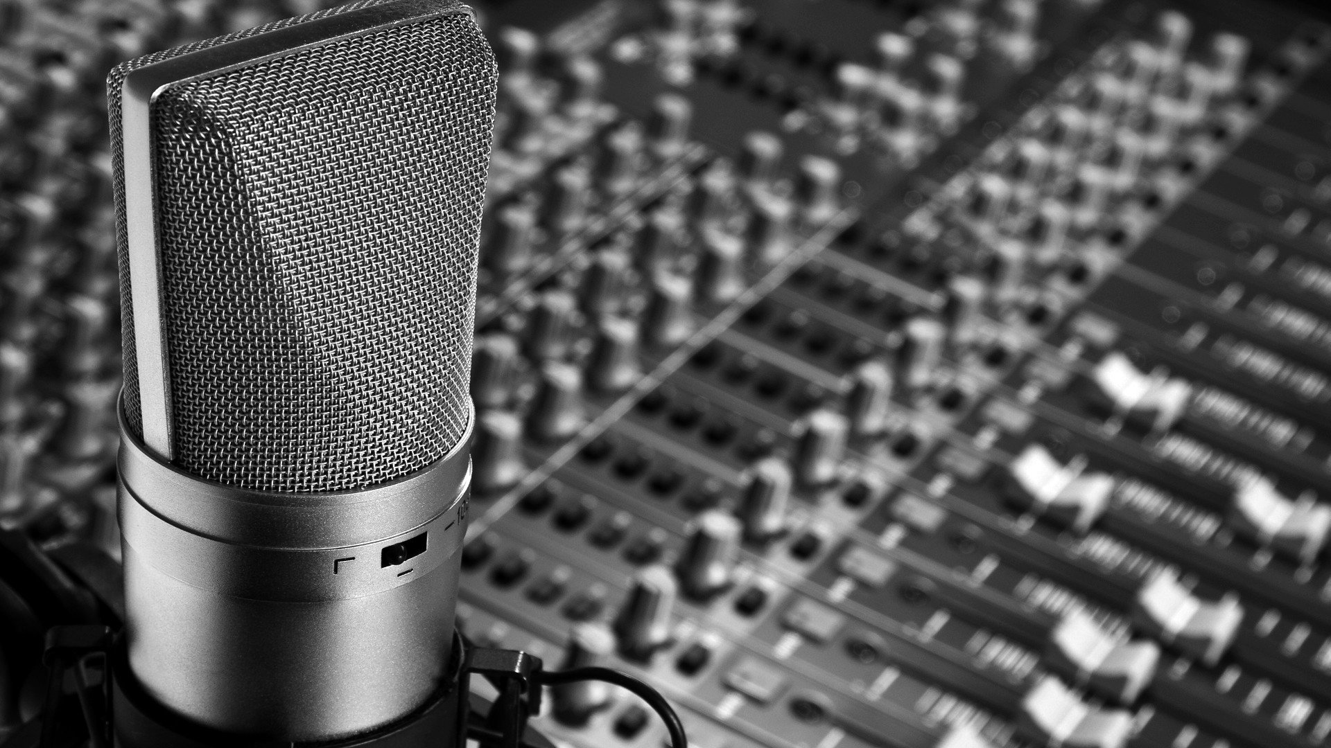 monochrome, Photography, Closeup, Microphones, Mixing consoles, Technology, Music, Depth of field, Buttons Wallpaper