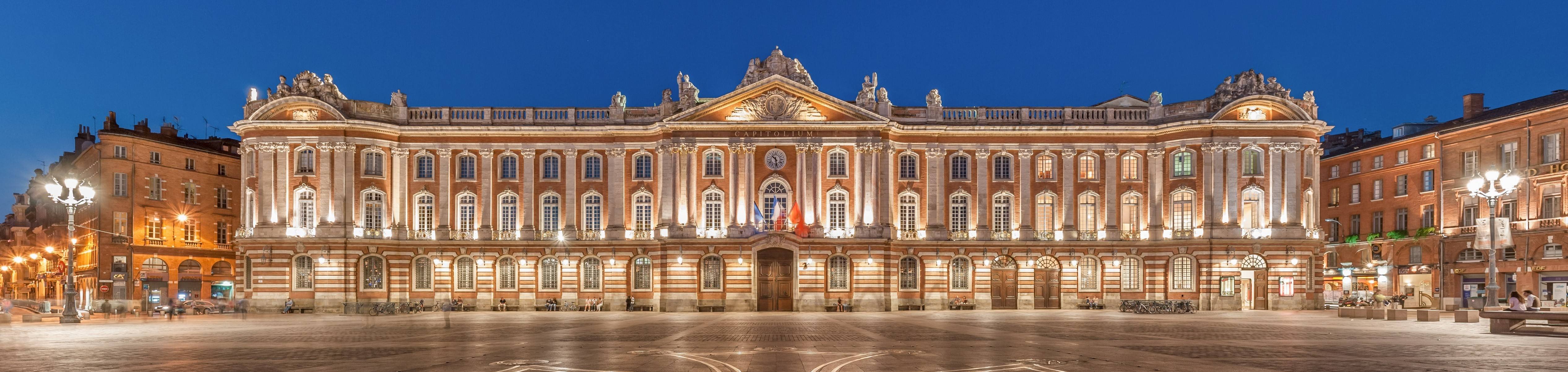 Toulouse, France, Place du Capitole Wallpaper