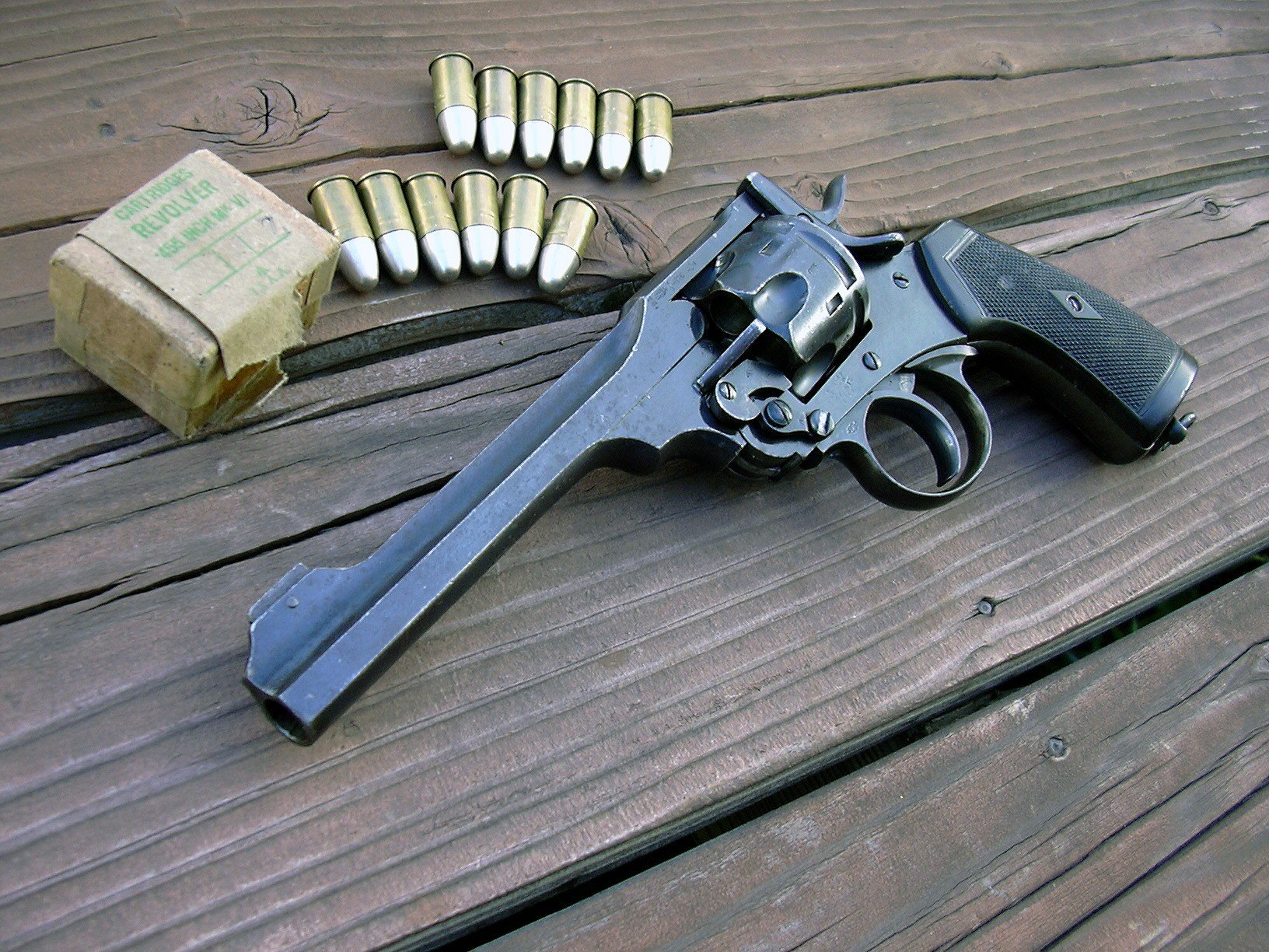 gun, Revolver Wallpaper