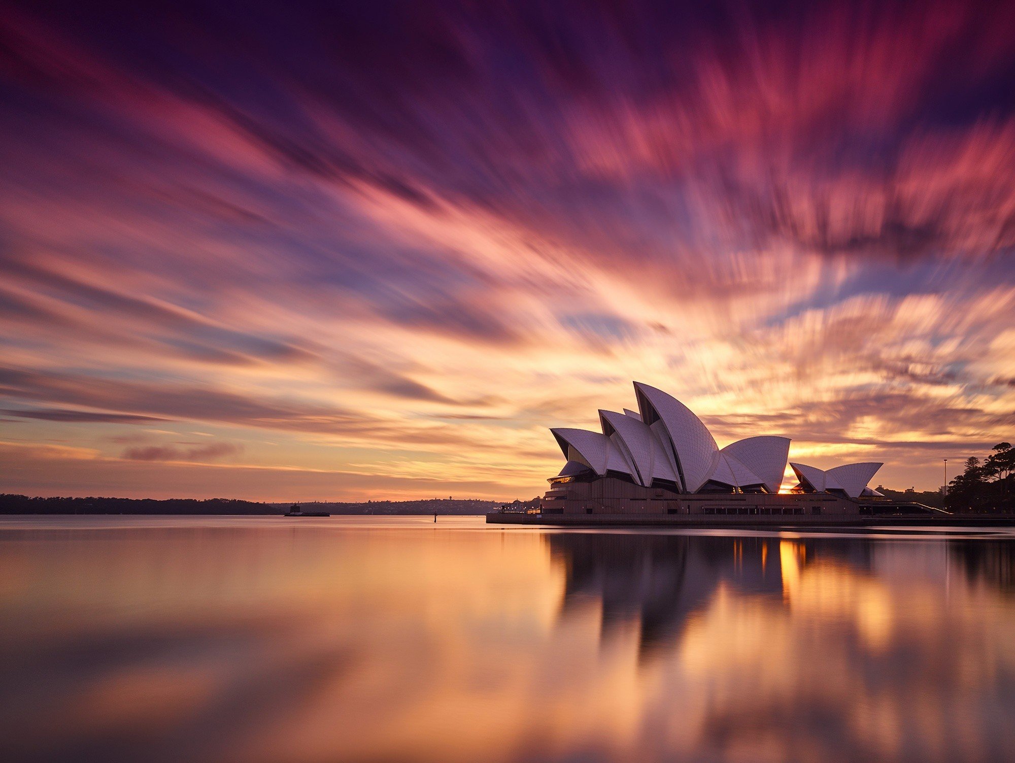 Сиднейская опера в Австралии на рассвете