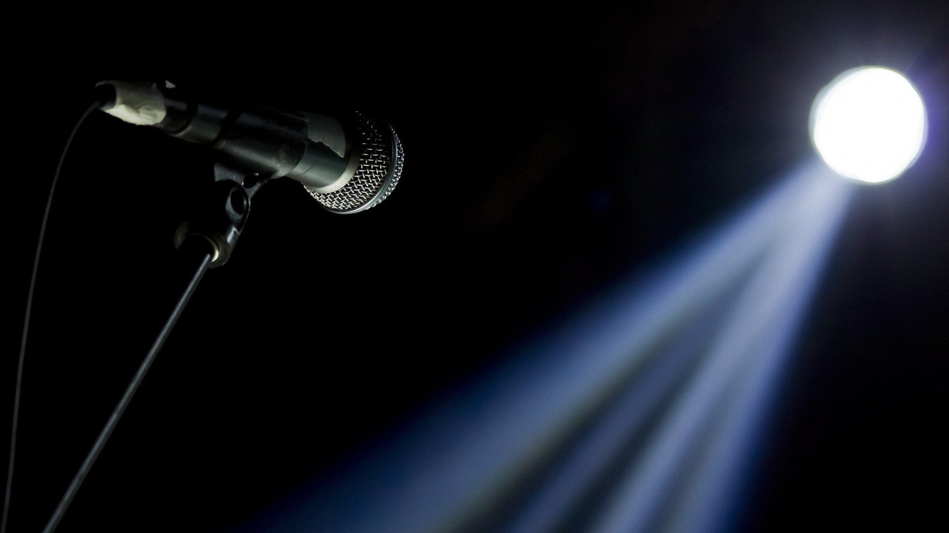 black background, Microphones, Lights, Minimalism, Wire, Stages, Lens flare, Depth of field Wallpaper
