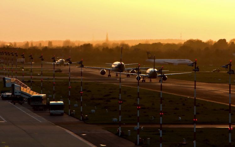 airport, Airplane, Runway HD Wallpaper Desktop Background
