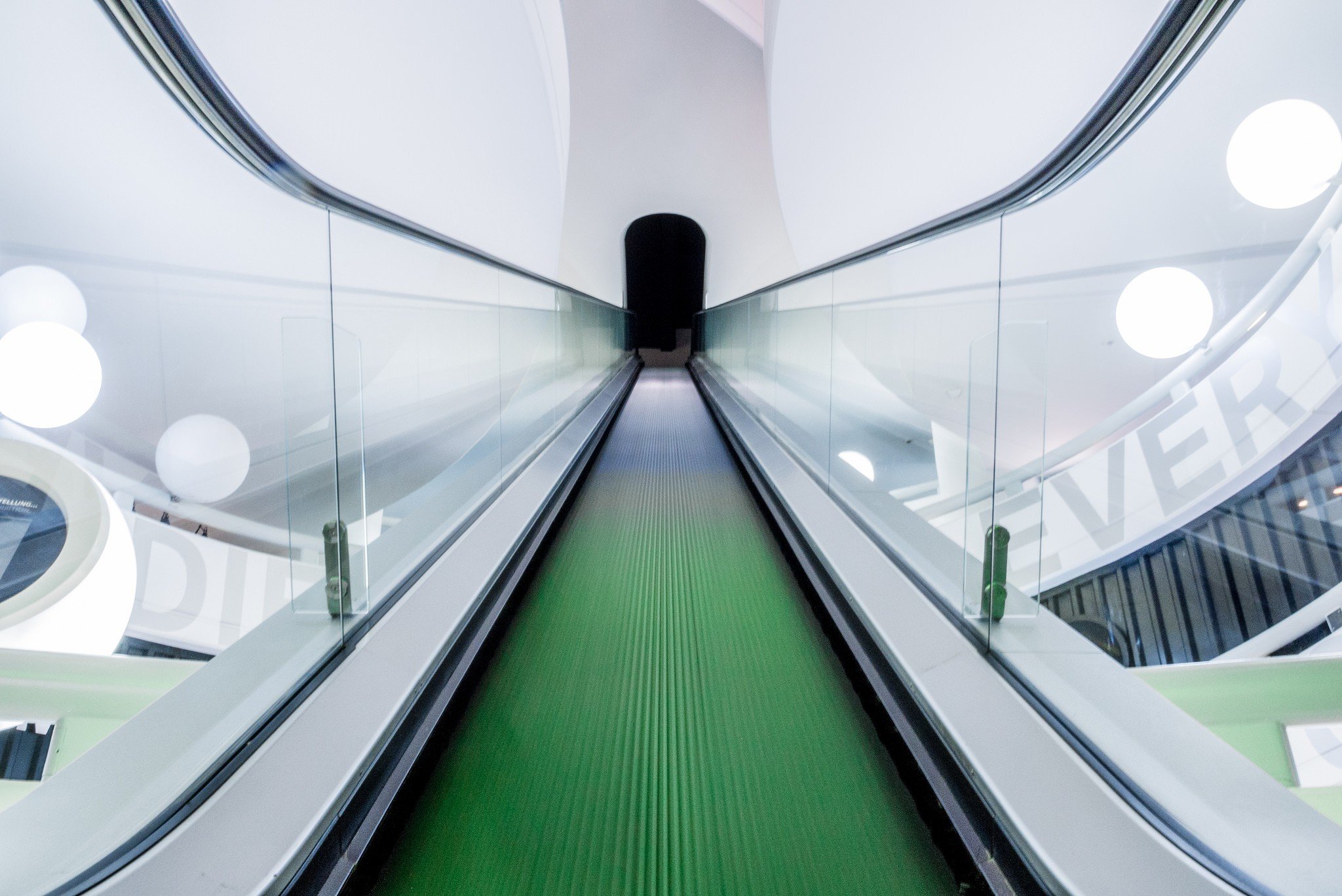 escalator Wallpaper