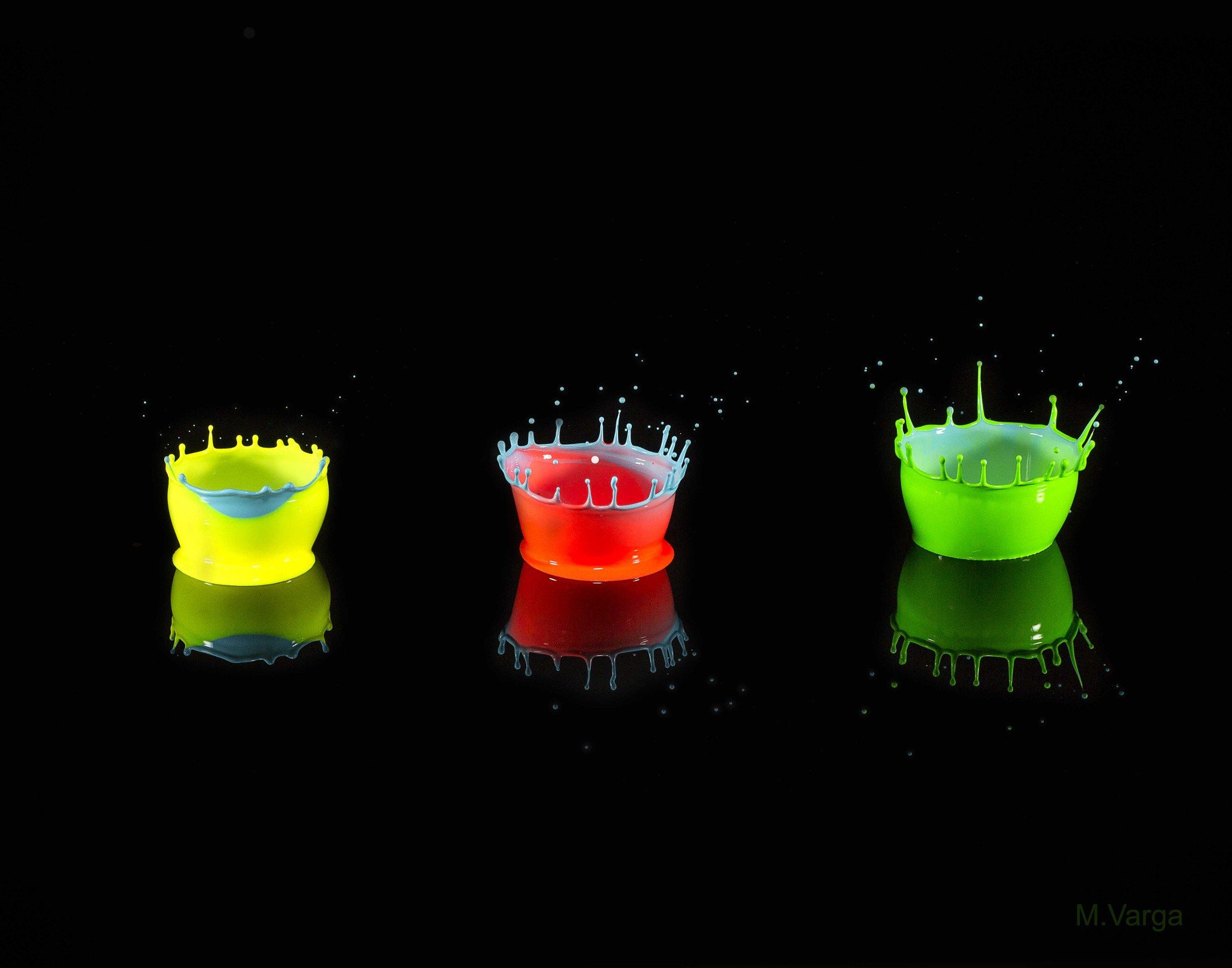 splashes, Macro, Colorful, Black background Wallpaper