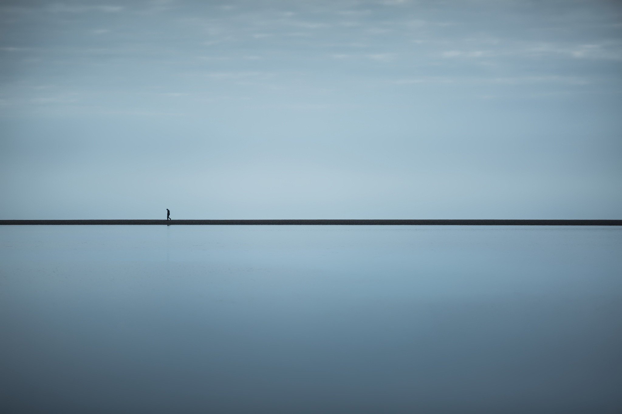 walking, Horizon, Minimalism, Simple background Wallpaper
