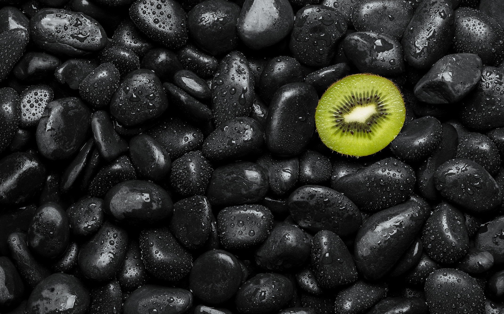 kiwi (fruit), Water drops, Stones, Fruit Wallpaper