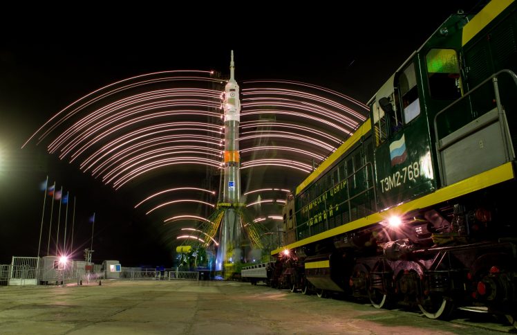 Russian, Night, Lights, Train, Baikonur Cosmodrome, Kazakhstan, Rocket, Long exposure, Light trails, Soyuz HD Wallpaper Desktop Background