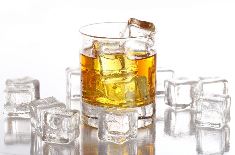 glass, Whiskey, Ice cubes HD Wallpaper Desktop Background