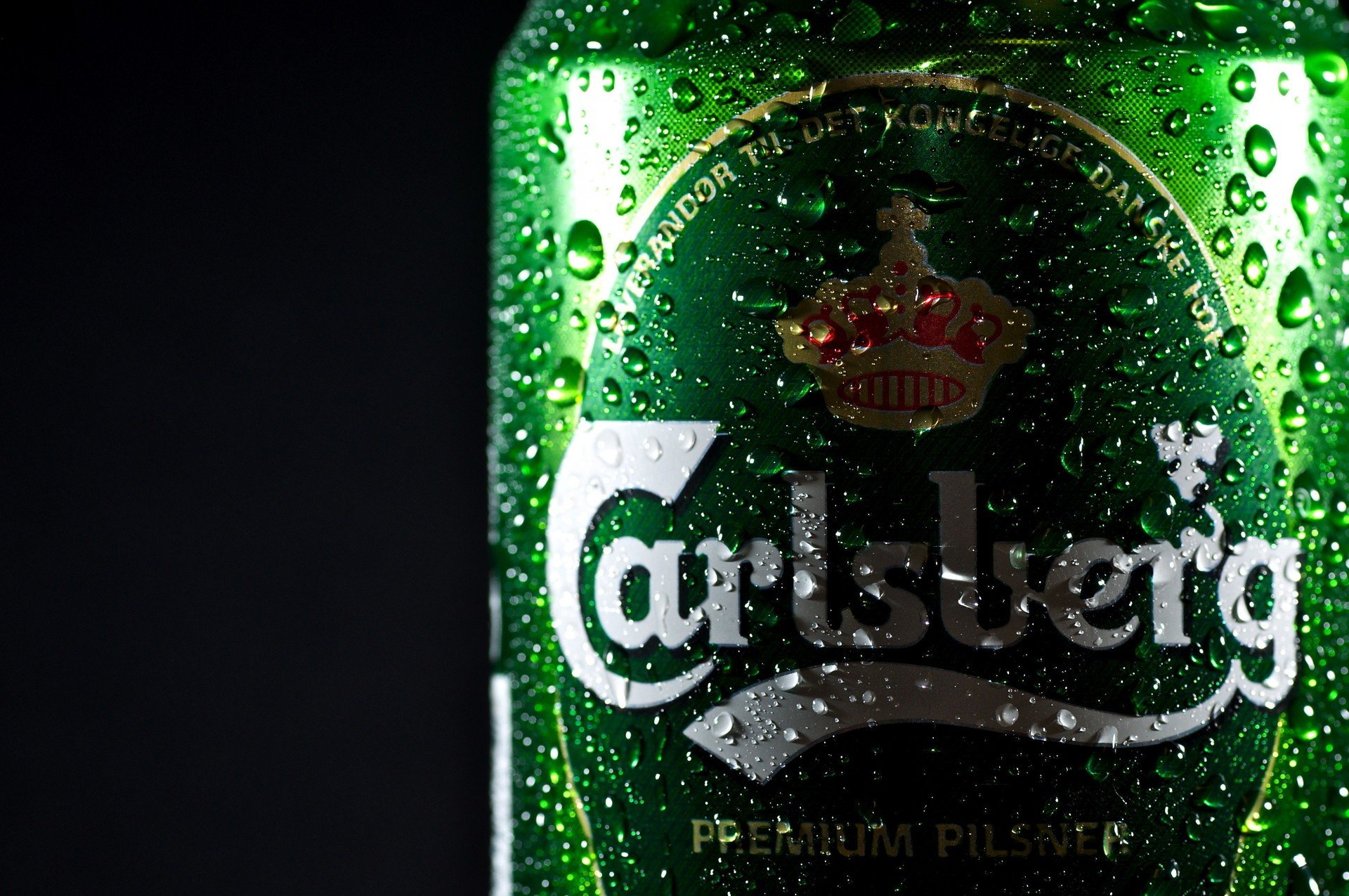 beer, Drink, Carlsberg, Water drops, Can Wallpaper