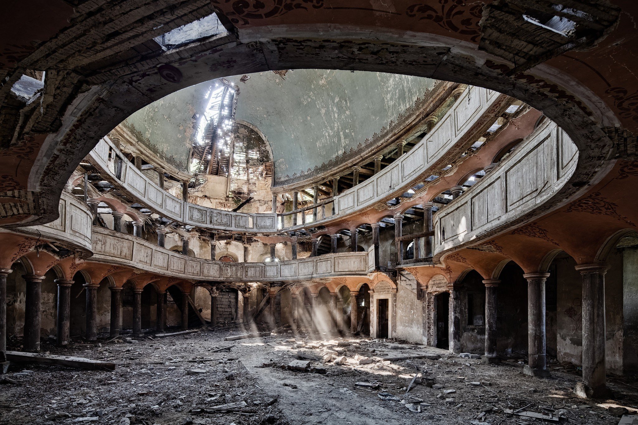 architecture, Building, Abandoned, Sun rays, Column, Pillar, Dirt, Dome, Balcony, Arch, Old building Wallpaper