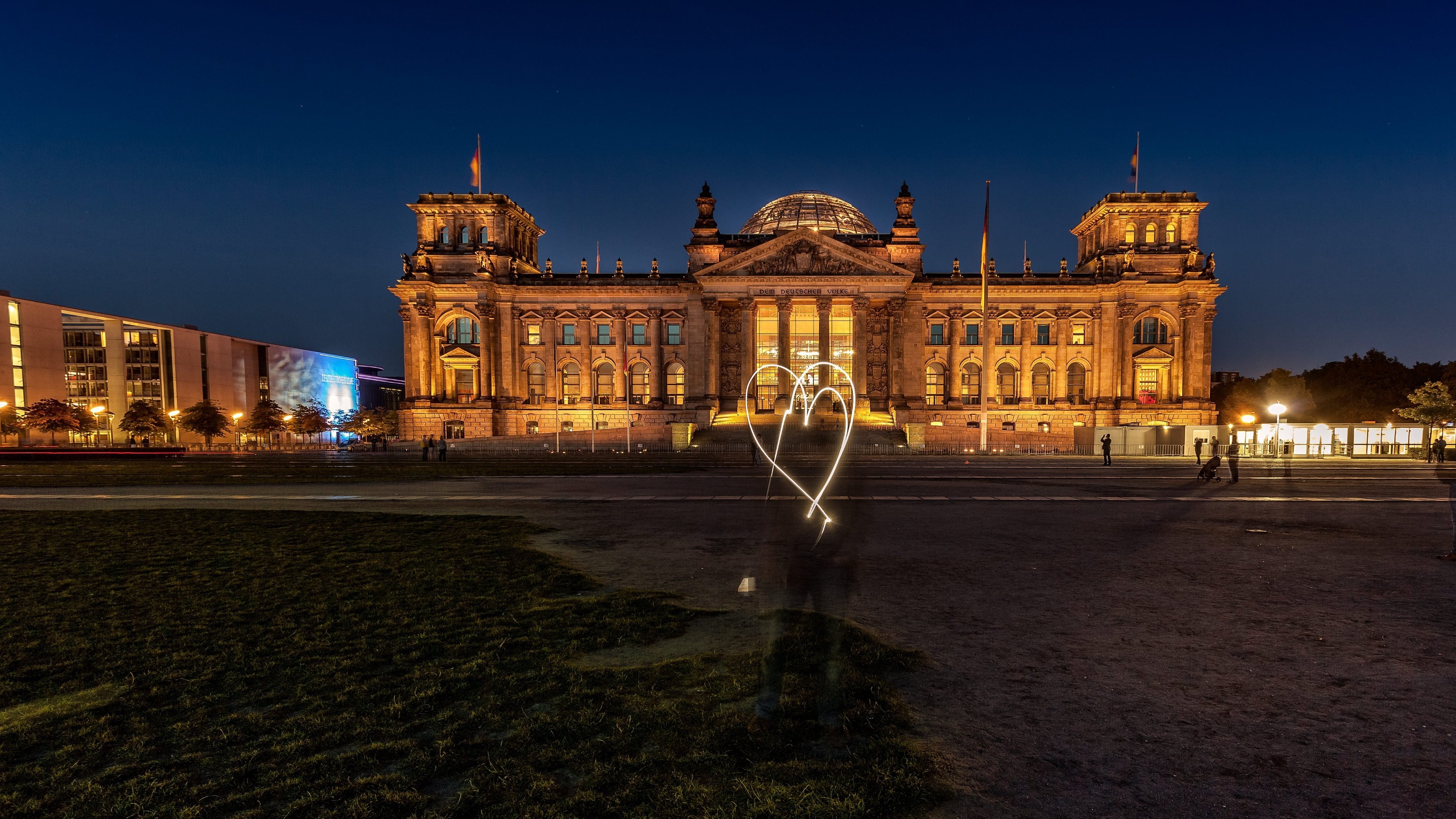 heart, Architecture, Building, Trees, Long exposure, Reichstag, Berlin, Germany, Lightpaint, Blurred, Evening, Lights, Old building, Modern Wallpaper