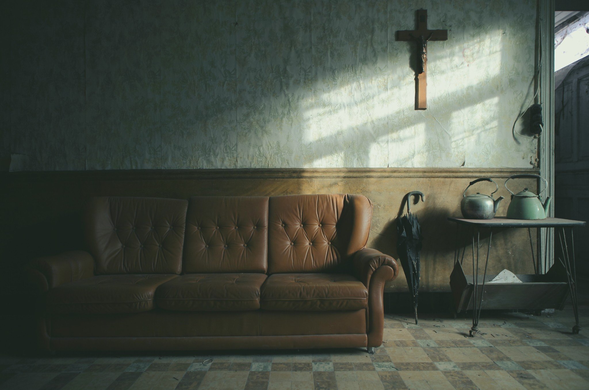 interior, Photography, Abandoned, Couch, Cross, Jesus Christ, Wall, Umbrella, Kettle, Sunlight, Shadow Wallpaper