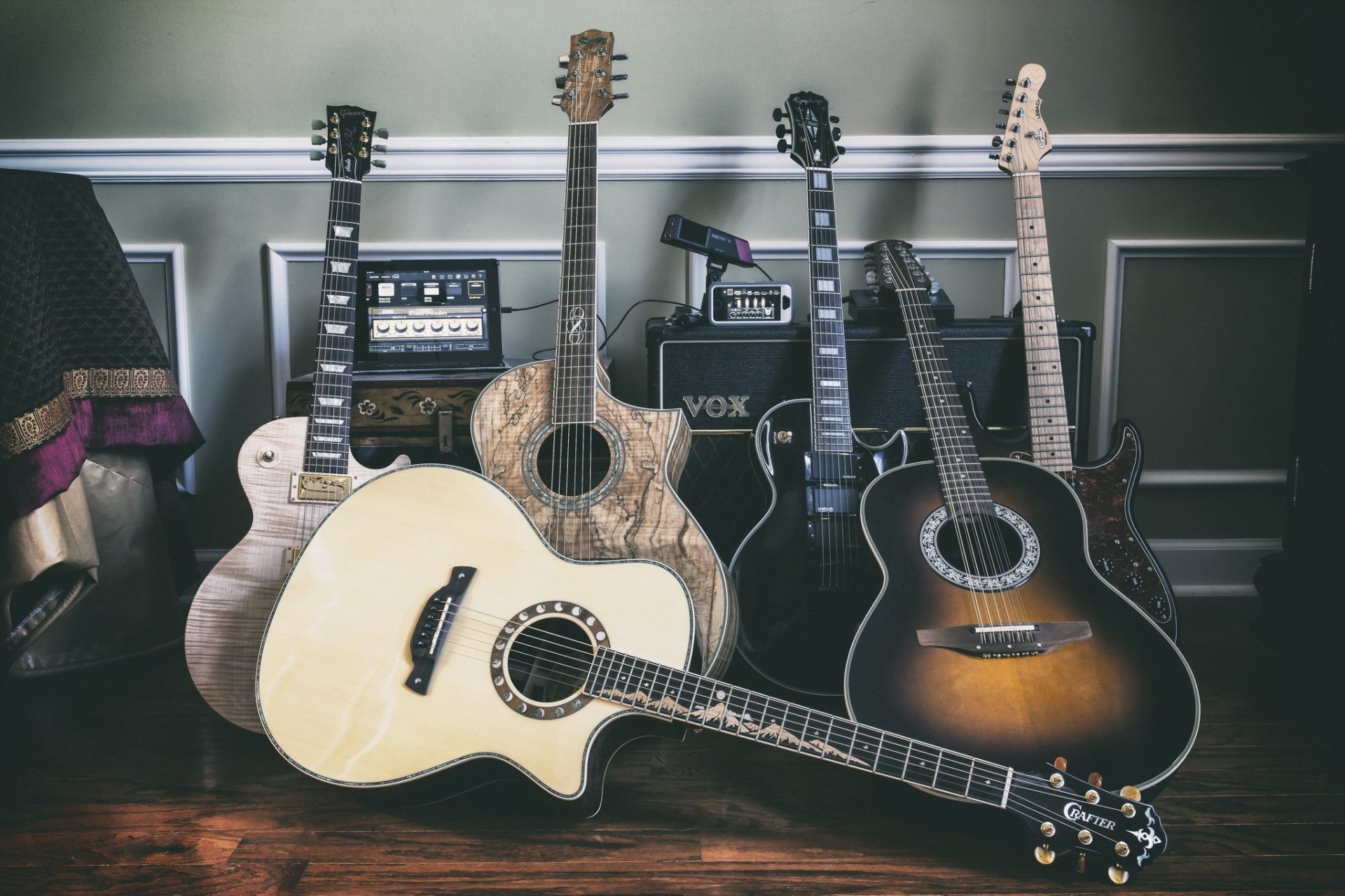 guitar, Room, Les paul, Sound, Musical instrument, Native Instruments Maschine, Epiphone, Gibson Les Paul Wallpaper