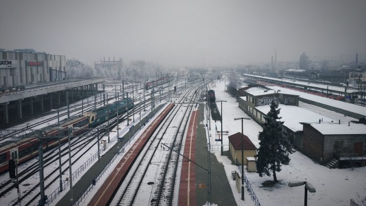 Poland, Train, Train station, Railway, Winter, Snow, Mist, Poznan HD Wallpaper Desktop Background