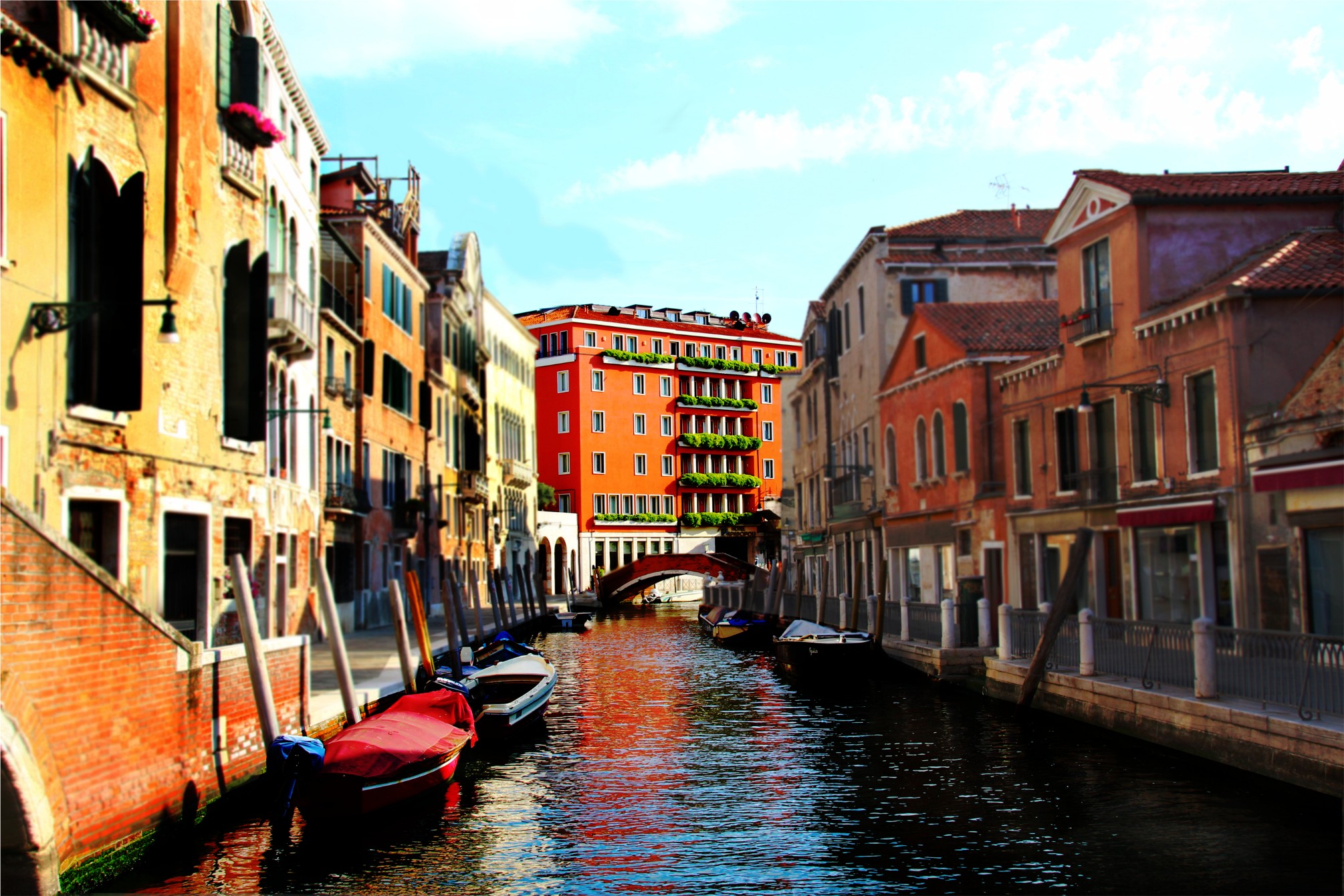 Venice, Canal, Gondolas, Colorful, Italy Wallpaper