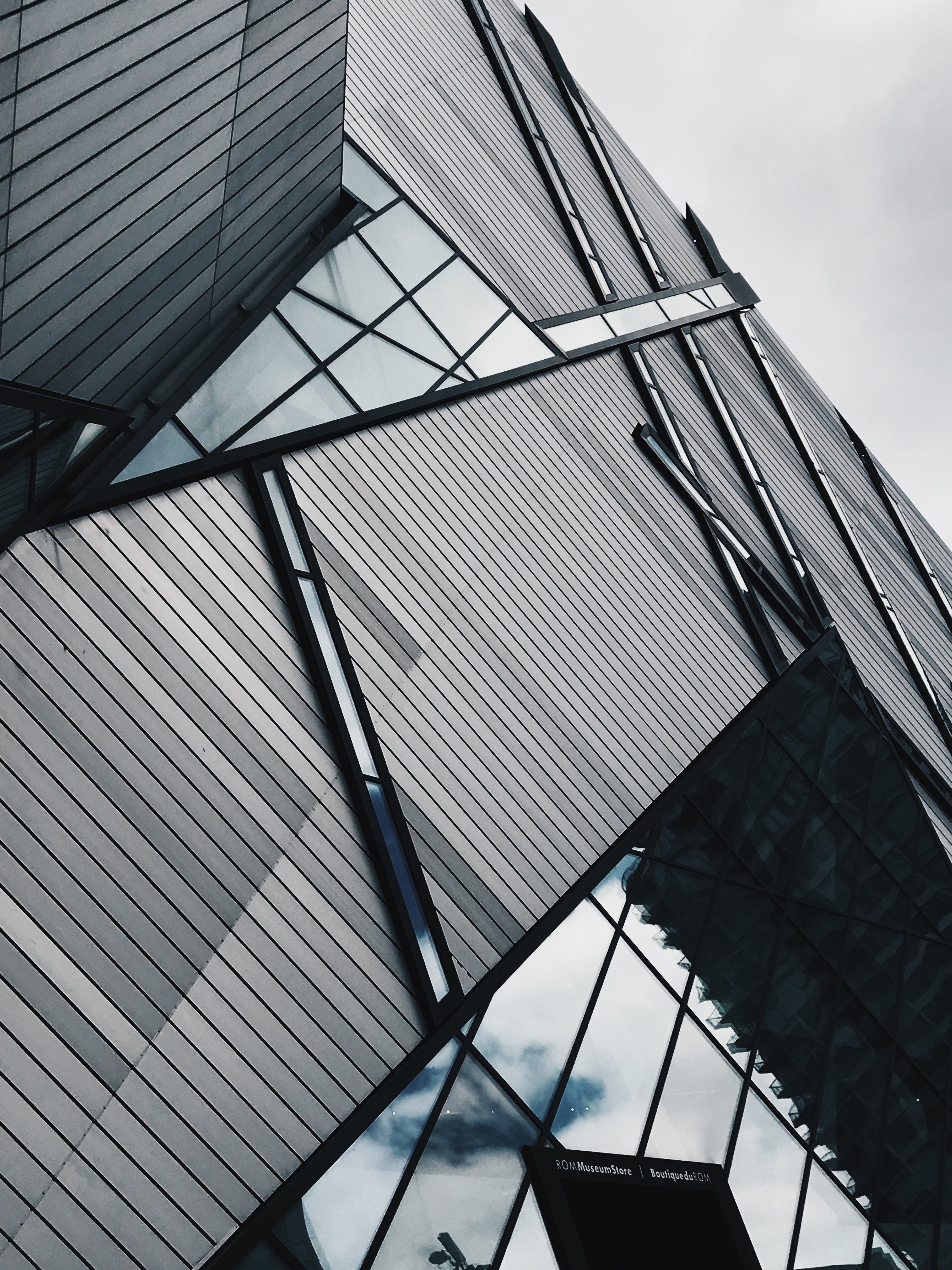 minimalism, Old building Wallpaper