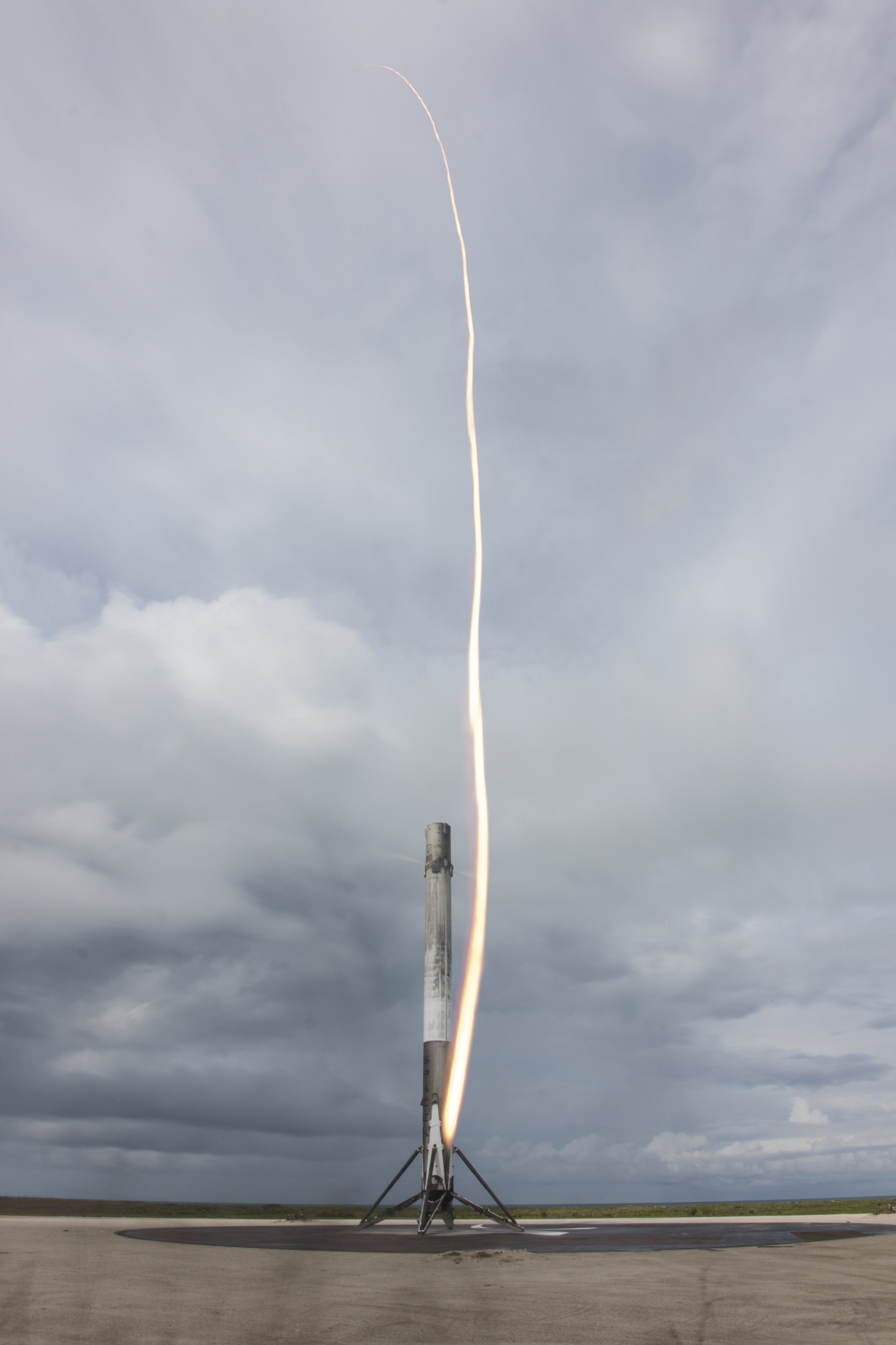 SpaceX, Rocket, Long exposure, Clouds Wallpaper