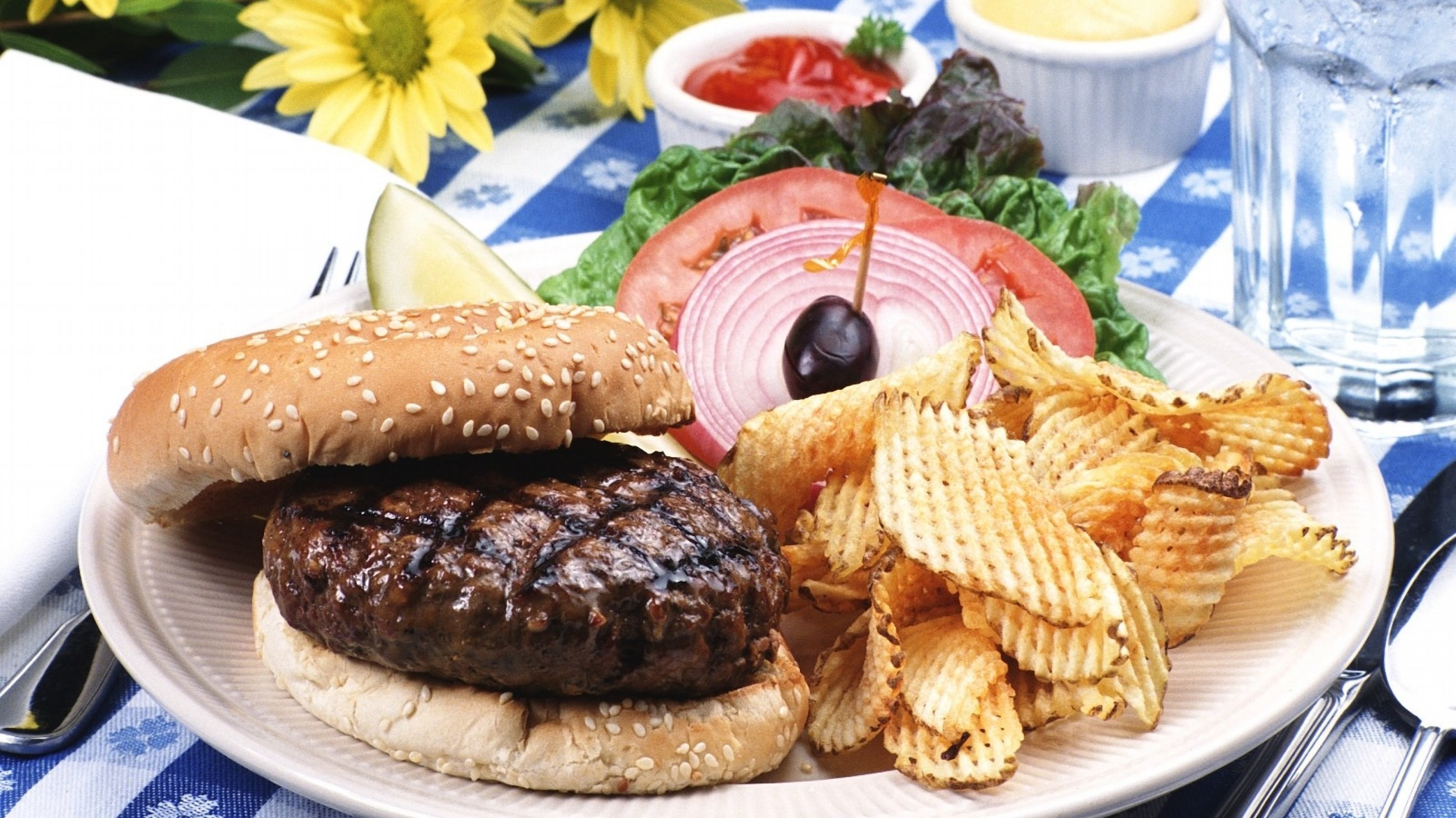 burgers, Chips, Fries, Food, Vegetables Wallpaper