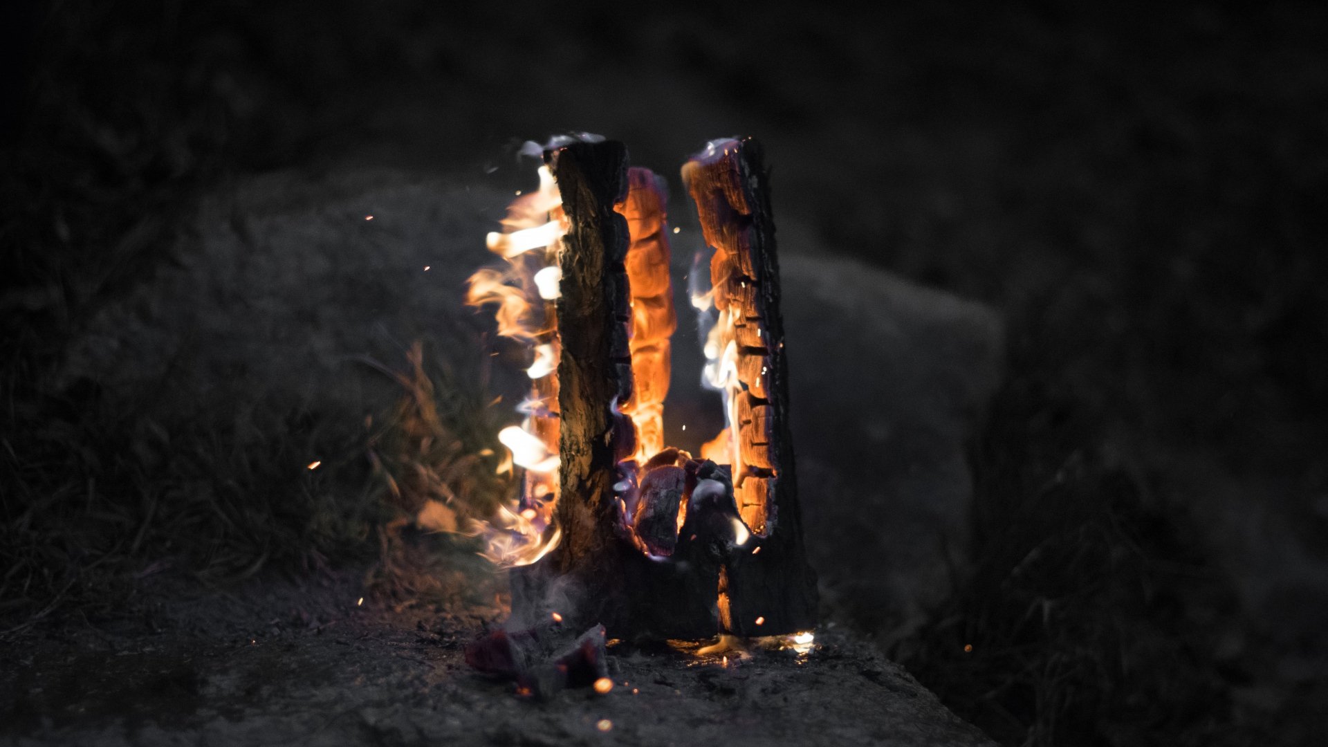 fire, Campfire, Outdoors, Selective coloring Wallpaper
