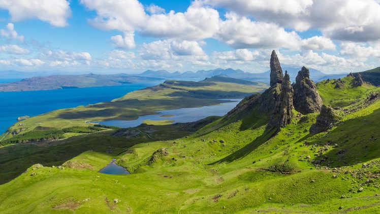 Scotland, The Old Man of Storr, Isle of  Skye HD Wallpaper Desktop Background
