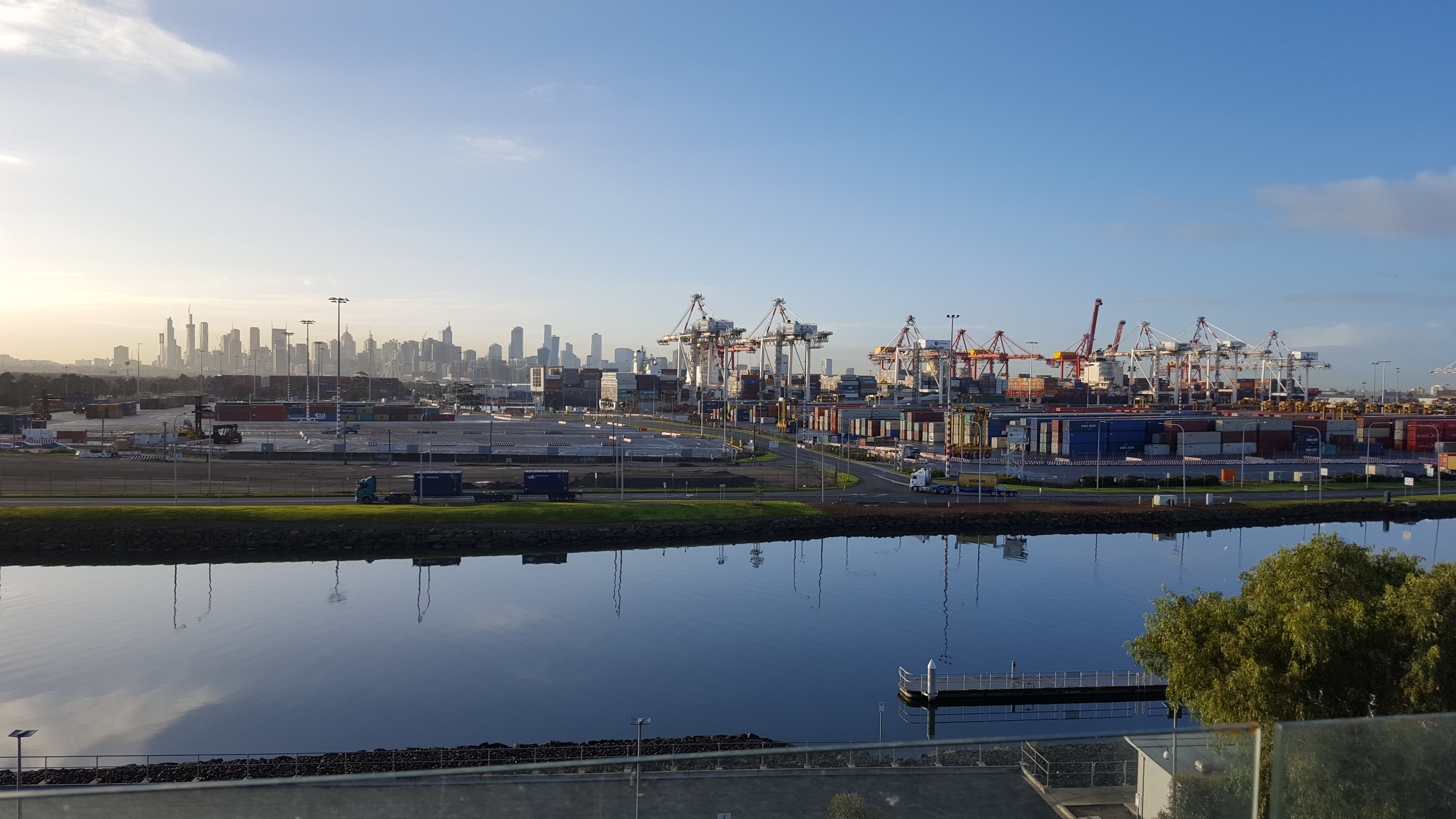 Victoria, Melbourne, Australia, Container ship, Cranes (machine), Trucks, River Wallpaper
