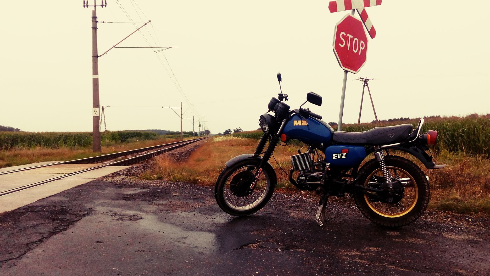 motorcycle, Rain, MZ, ETZ, Youngtimer, Railway Wallpapers ...