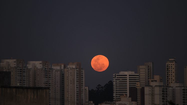 Moon, Landscape, Red Wallpapers HD / Desktop and Mobile Backgrounds