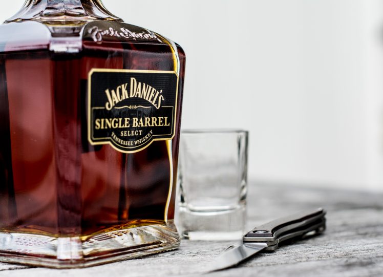 whiskey, Knives, Bottles, Drinking glass, Jack Daniels HD Wallpaper Desktop Background