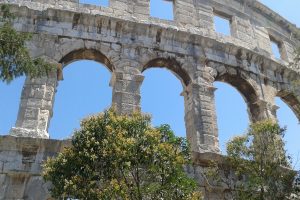 Roman, Pula, Amphitheater