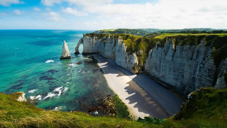 nature, Landscape, Sea, Cliff, Coastline, Cliffs of Dover, England, UK, Horizon, Clouds, Grass, Sunlight, Sand, Shadow, Photography HD Wallpaper Desktop Background