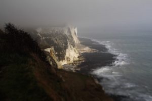 nature, Landscape, Sea, Cliff, Coastline, Cliffs of Dover, England, UK, Mist, Plants, Depth of field, Waves, Tilt shift