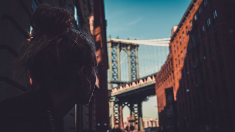 curly hair, Dumbo, Manhattan Bridge, New York City, Multiple display HD Wallpaper Desktop Background