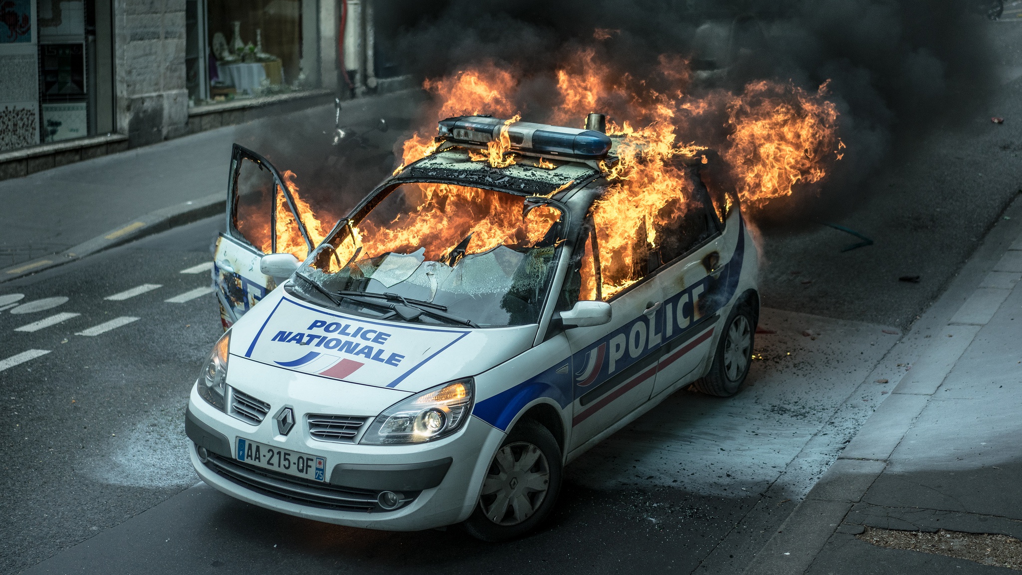 police, Car, Vehicle, Fire, France, Renault Wallpaper