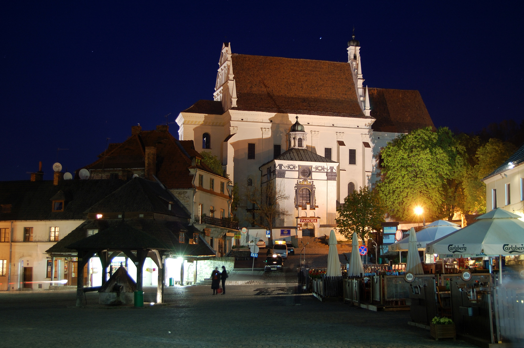 Kazimierz Dolny, Main square, Poland Wallpaper