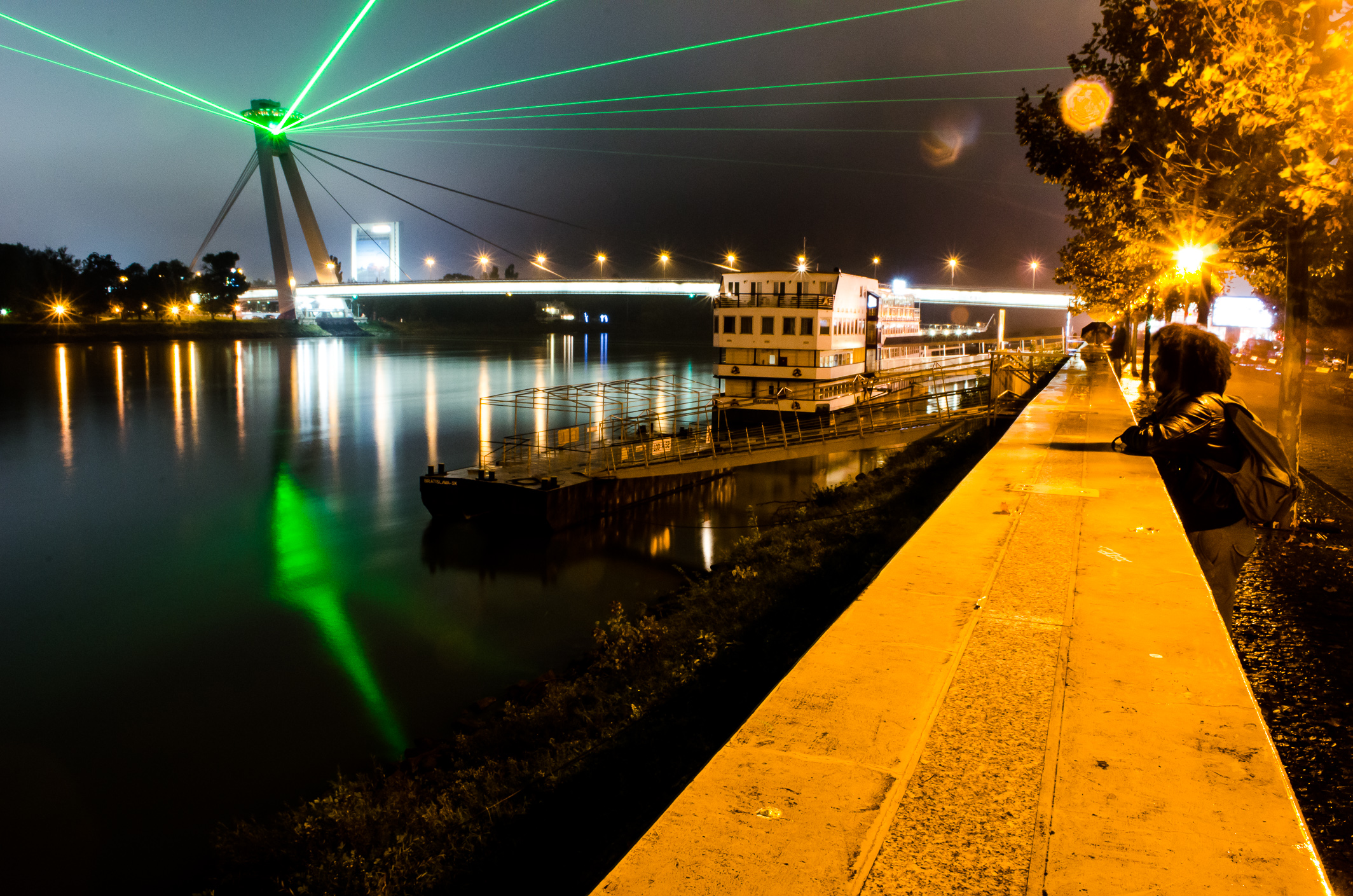 Most SNP Retaurácia UFO Medzinárodné Laserové Centrum MLC Wallpaper