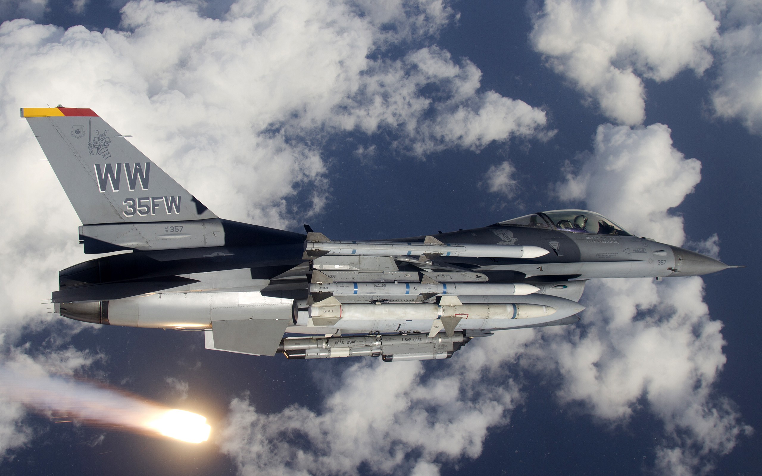 General Dynamics F 16 Fighting Falcon, Aircraft, Military aircraft, Flares Wallpaper