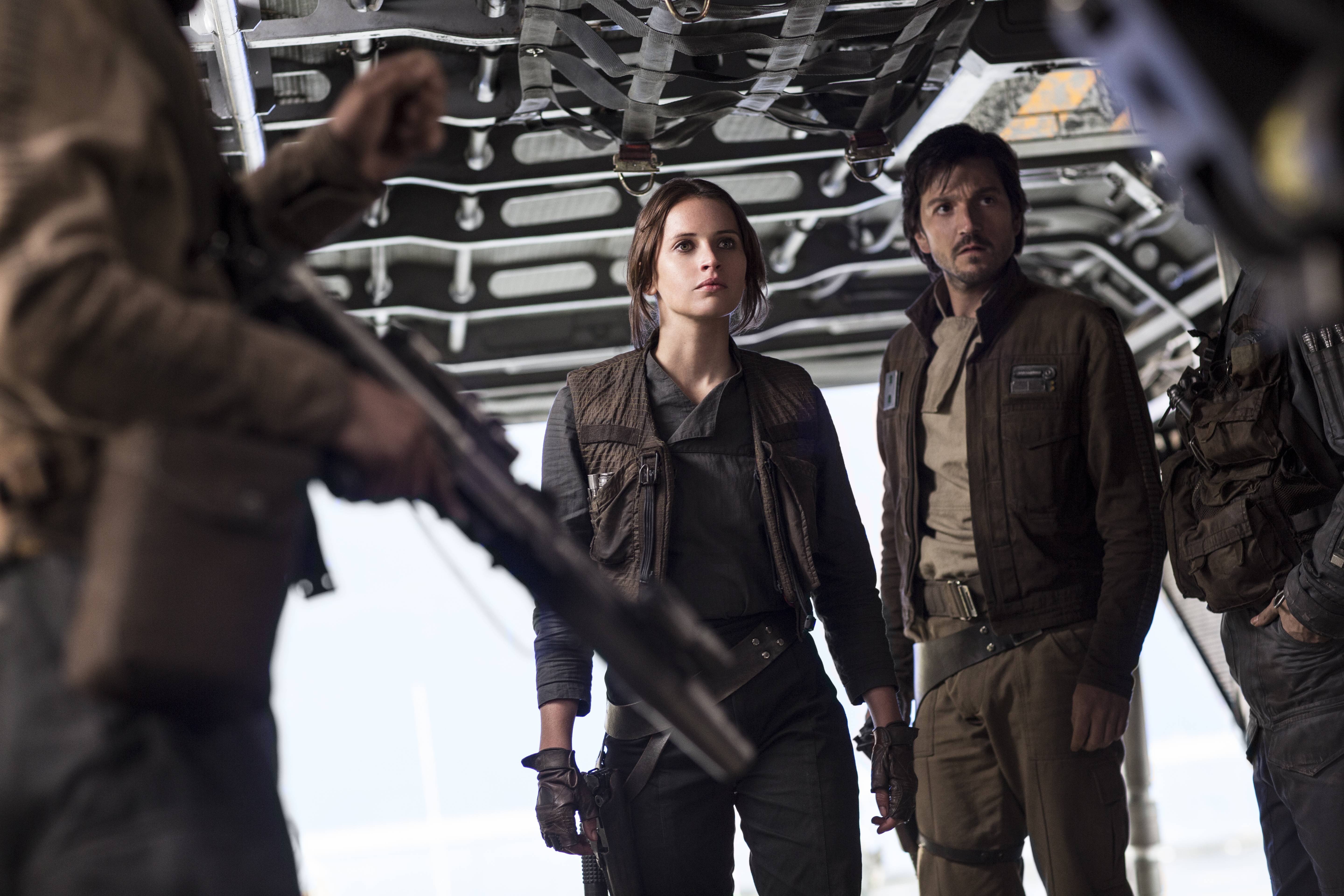 Jyn Erso Felicity Jones Star Wars Rogue One A Star Wars Story Images, Photos, Reviews