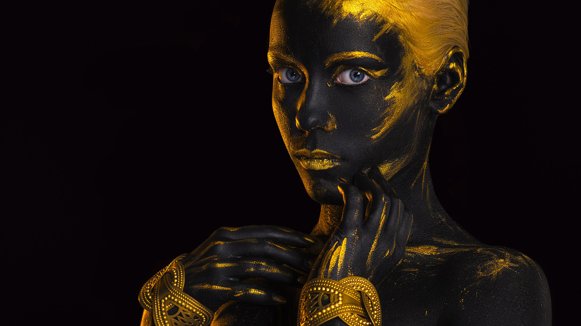 women, Hands, Blue eyes, Digital art, Gold, Dark, Portrait, Colorful