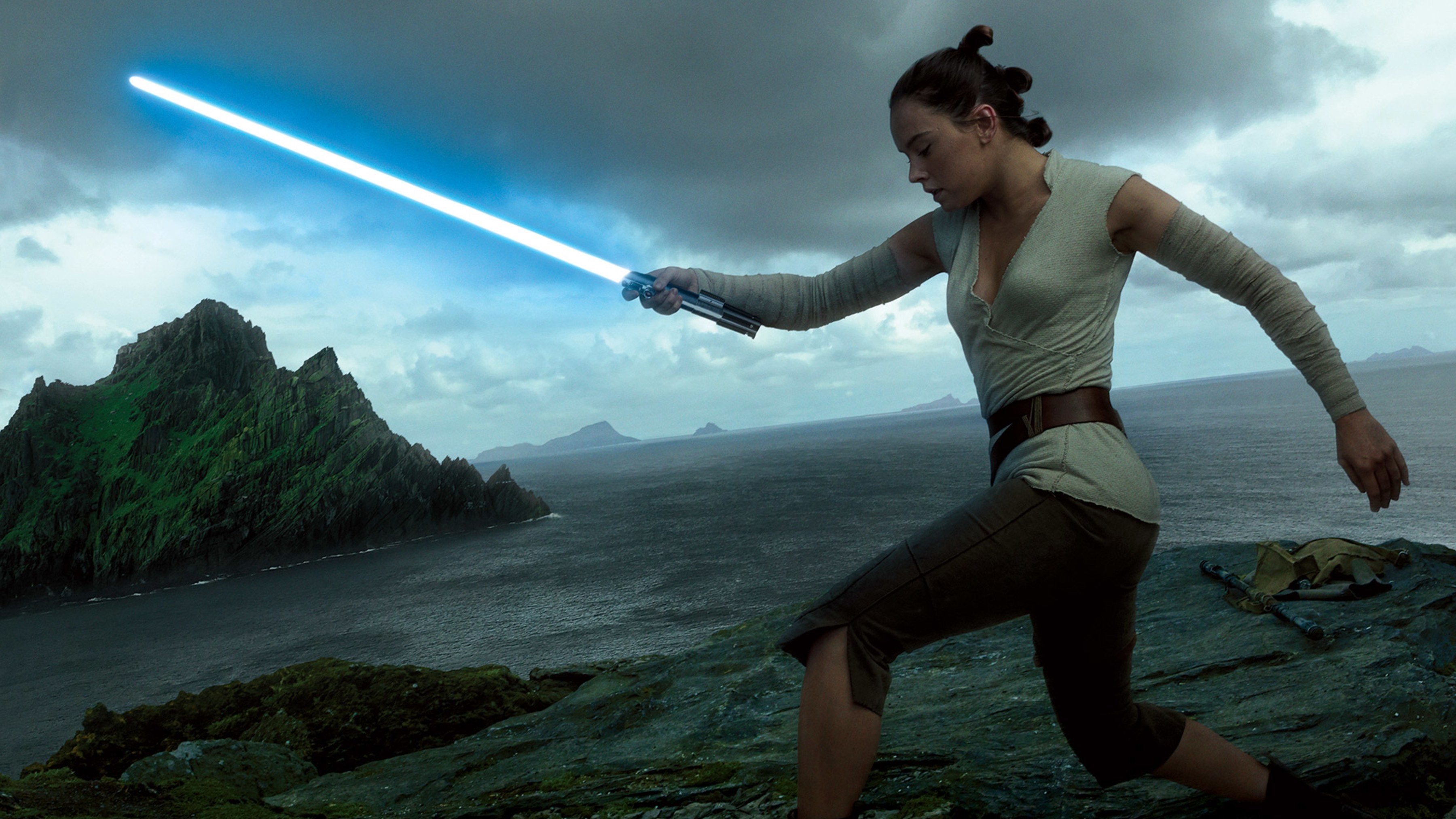 Rey, Daisy Ridley, Star Wars: The Last Jedi, Star Wars, Rey (from Star Wars), Movies, Lightsaber Wallpaper