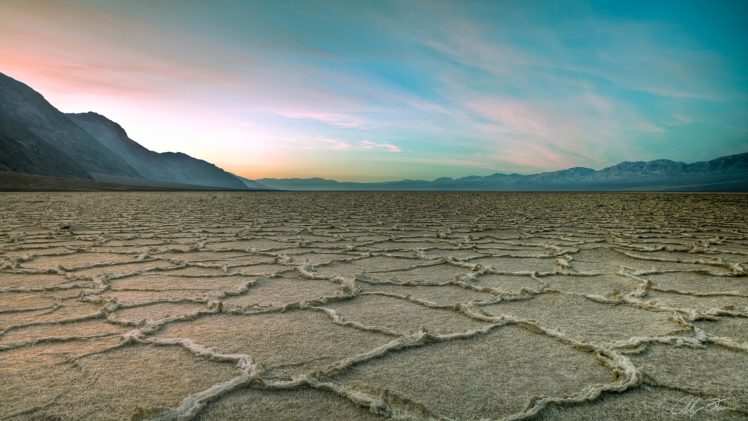 desolate, Photography, Landscape, Desert, Nature, Mountains, Death Valley, California, Salt lakes, Plains, Sky, Pattern HD Wallpaper Desktop Background