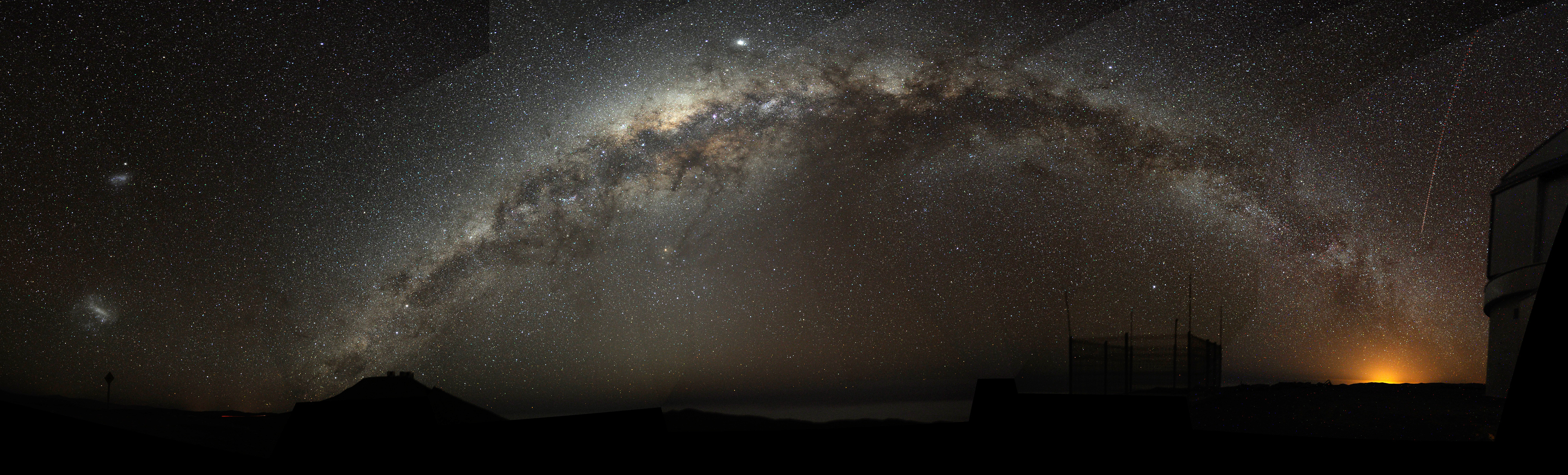 Milky Way, Spiral galaxy, Universe, Arch, Chile, Large Magellanic Cloud, Sagittarius, Paranal Observatory Wallpaper