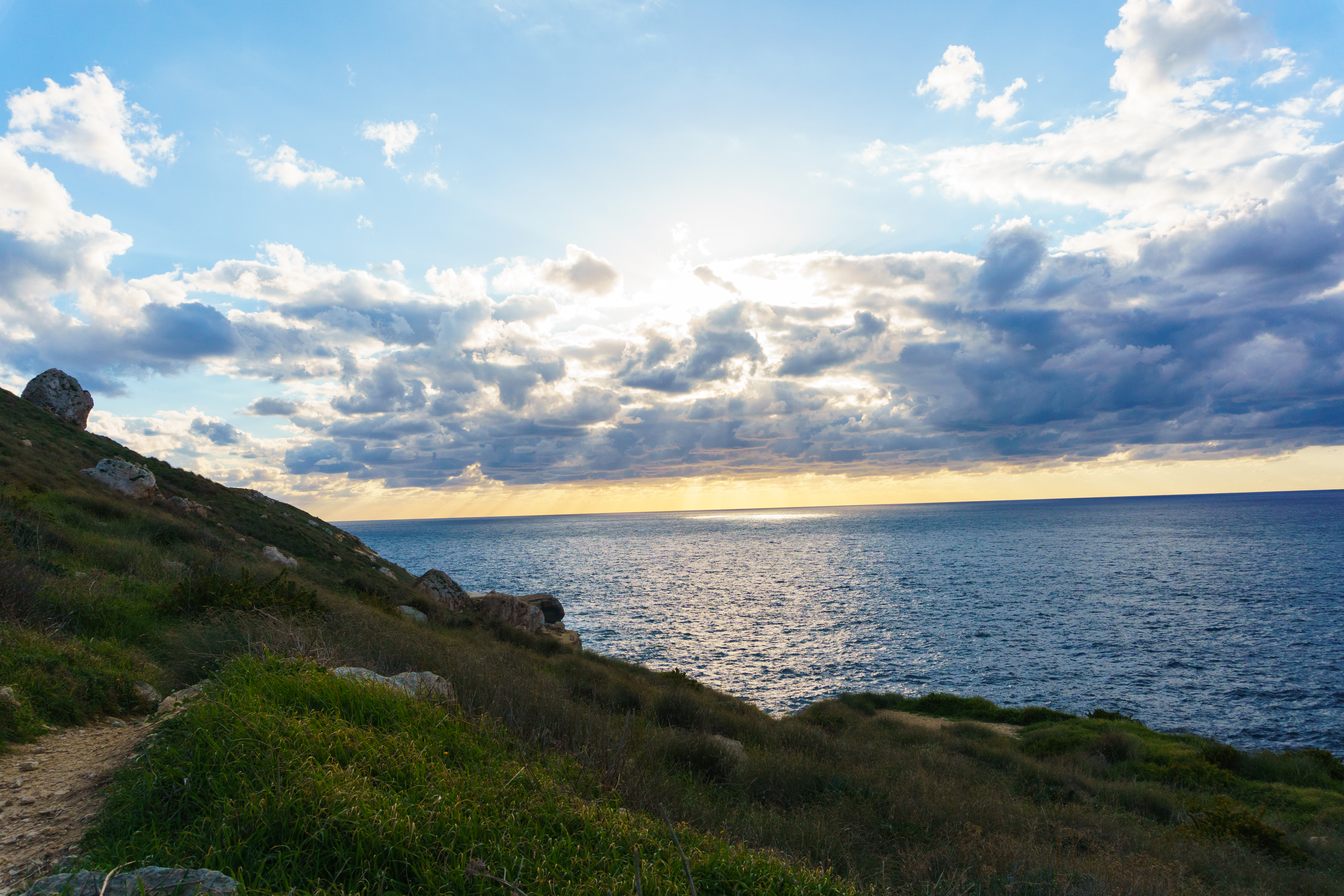 Malta, Natural light, Sun rays,  Sea Wallpaper