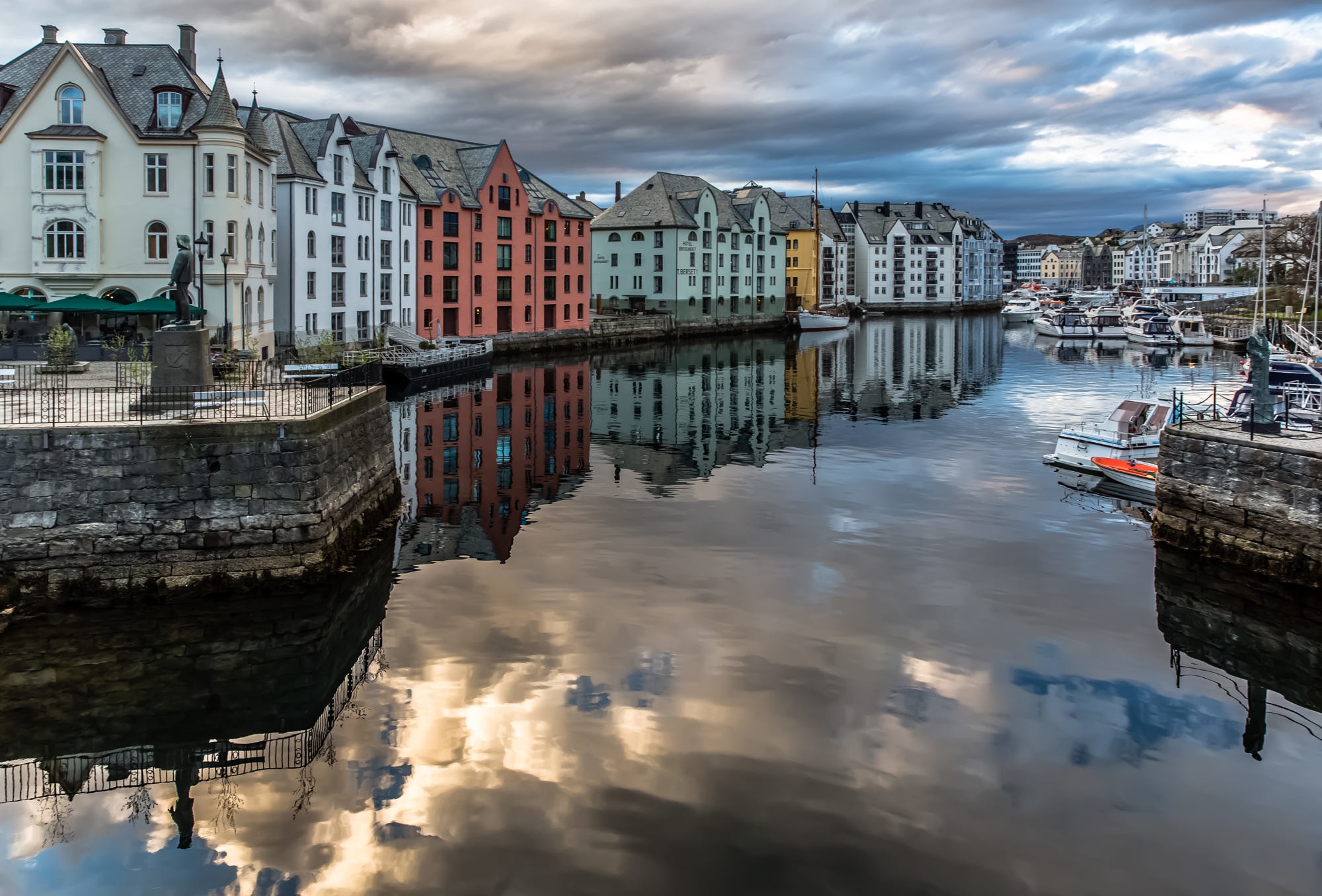 Norway, Alesund, Cityscape Wallpaper