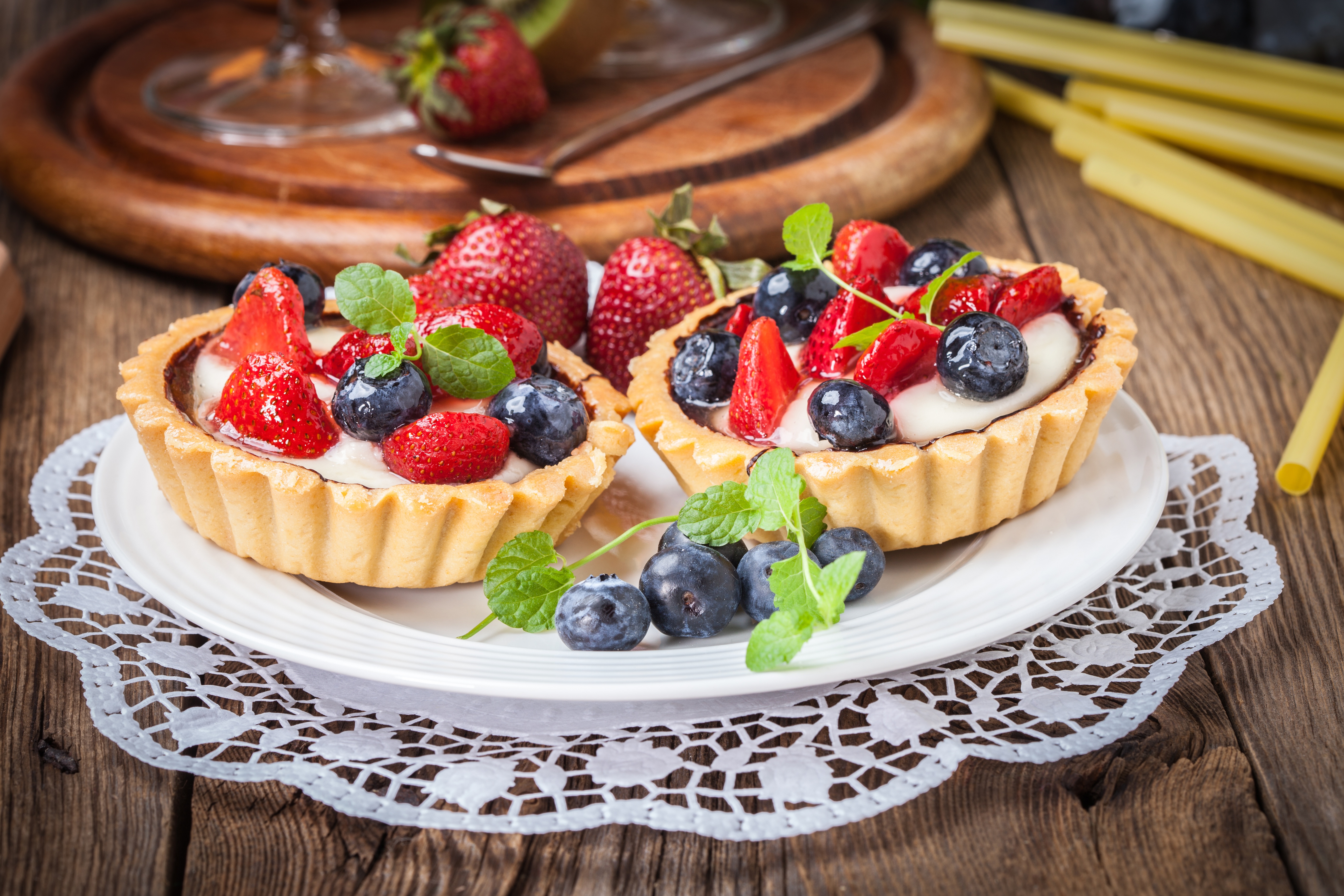 dessert, Strawberries, Blueberries, Cake, Tart Wallpaper