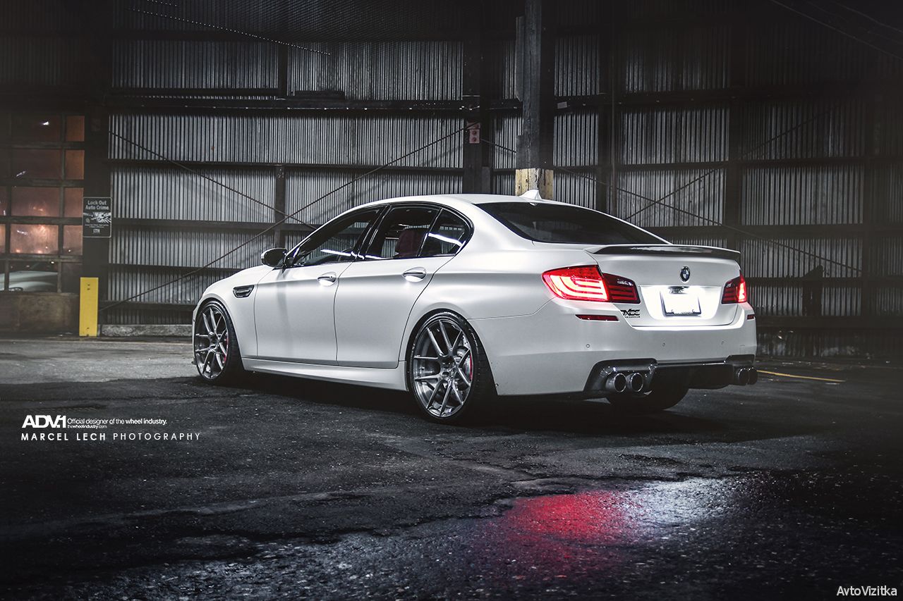 BMW M5, BMW, Garages Wallpaper