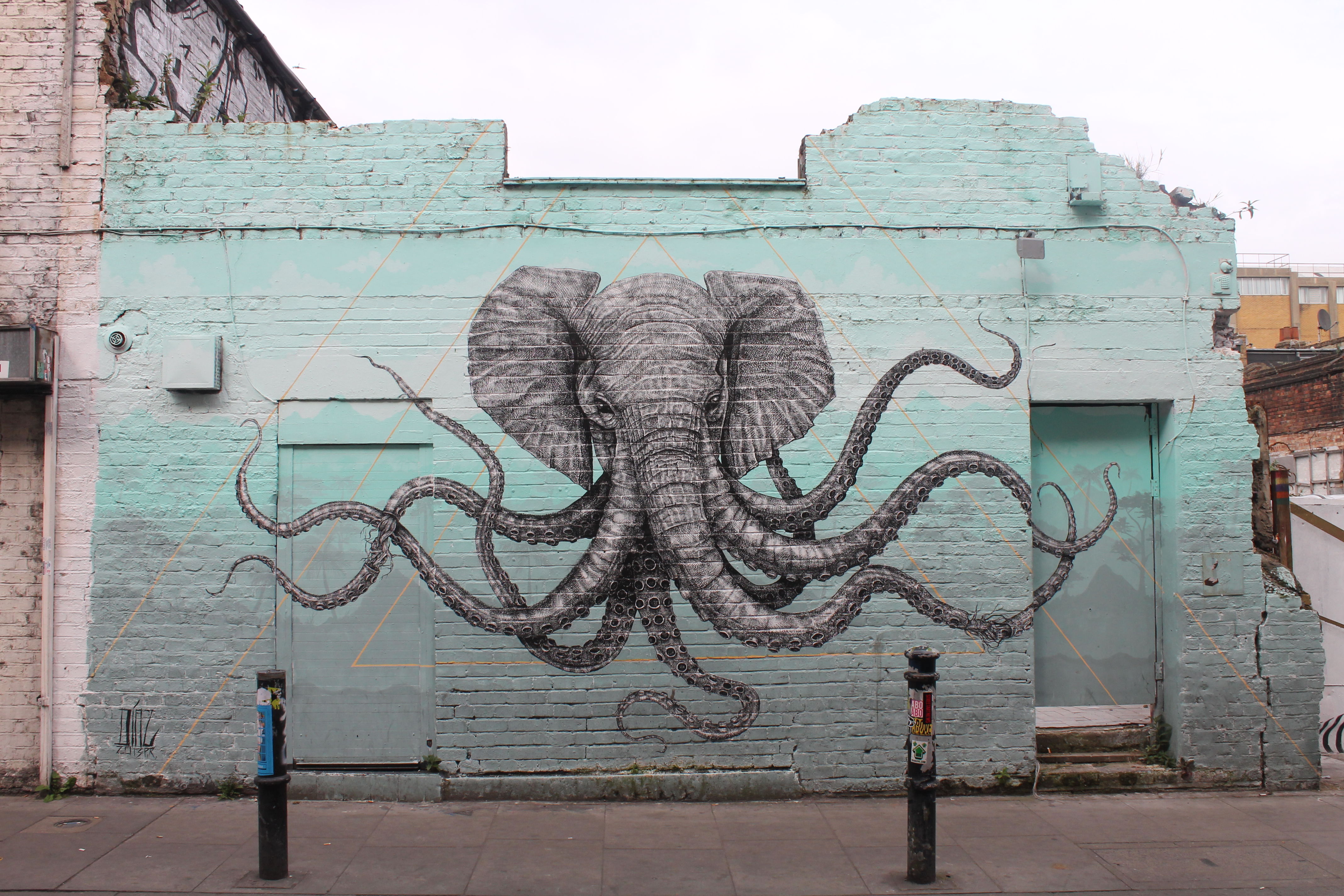 animals, Artwork, Wall, Elephant, Octopus, Graffiti, Street, London, UK, Crossover, Tentacles, Bricks, Photography Wallpaper